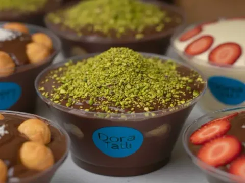 Sütlü Çikolatalı Fıstıklı Profiterol